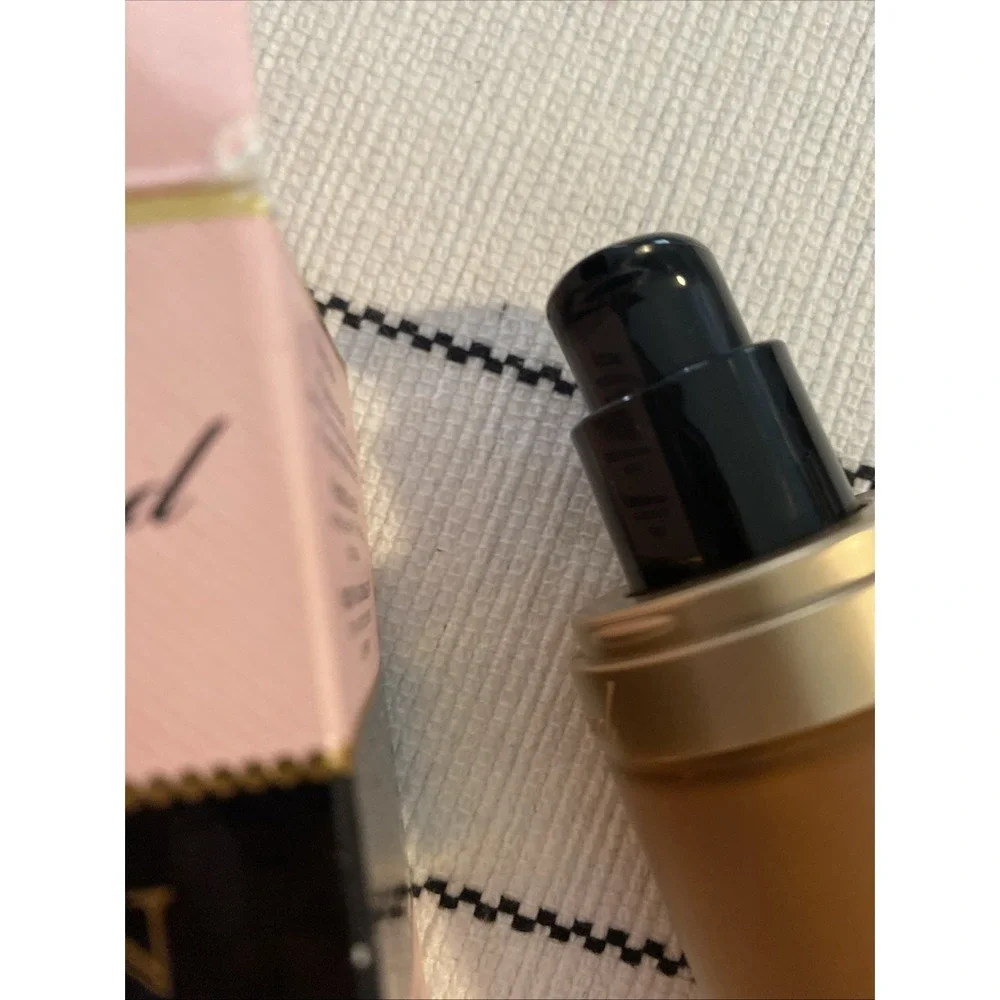 Too Faced Born This Way Undetectable Oil-Free Liquid Foundation 1oz. -Spiced Rum